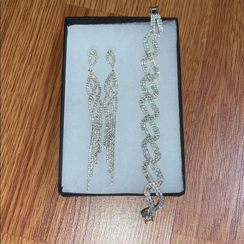 Elegant silver rhinestone set